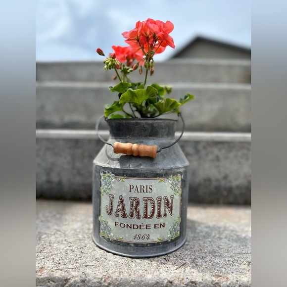 Meet your Posher, Chels aka Mylo - Picture 1 of 3